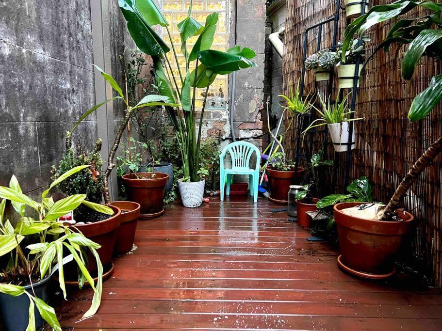 Charming Two Bedroom Unit In Mcmahons Point Apartment Sydney